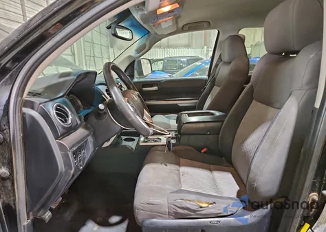 2016 Toyota Tundra Crewmax Sr5 z USA, uszkodzony, nr VIN 5TFDW5F11GX577344